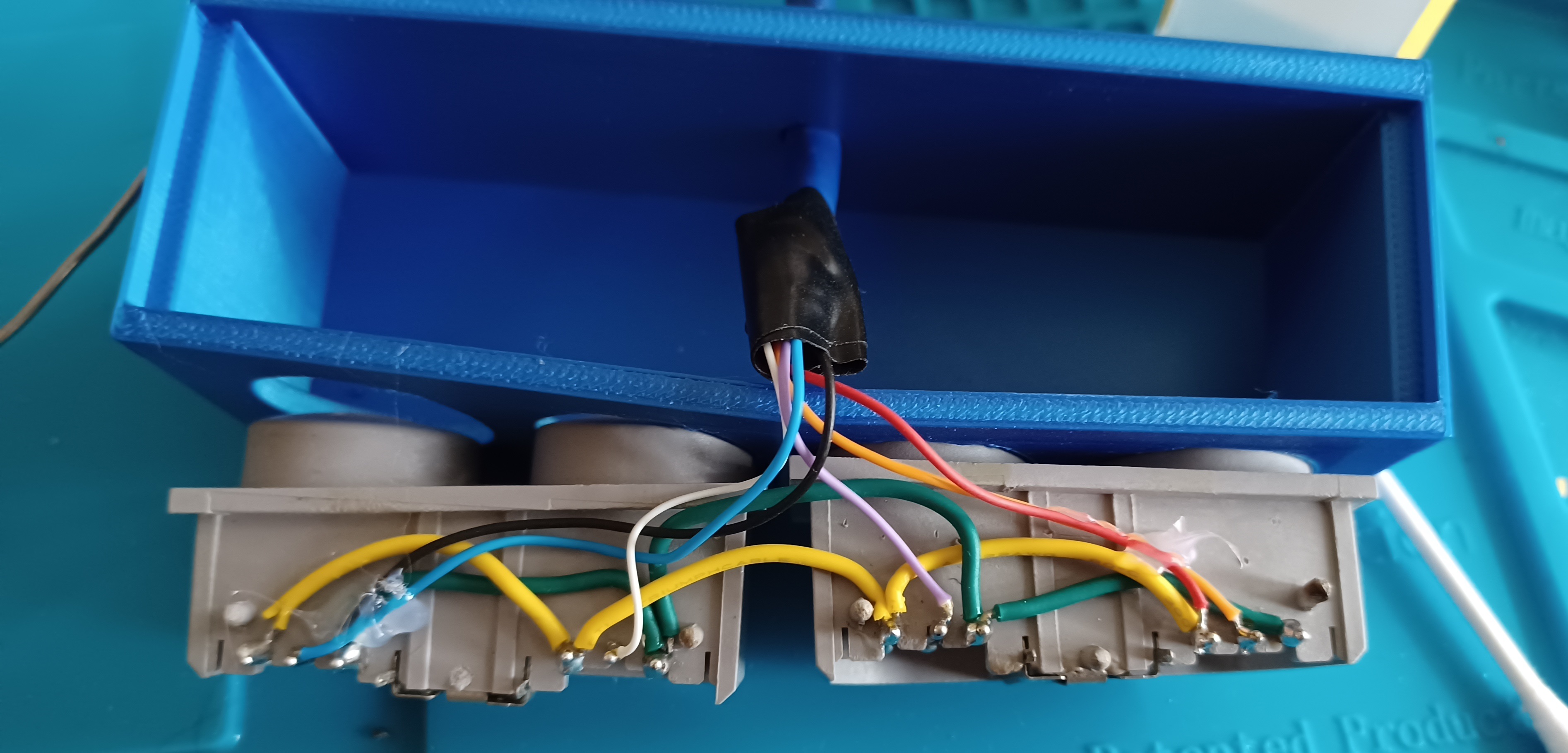 Controller Hub 1.jpg