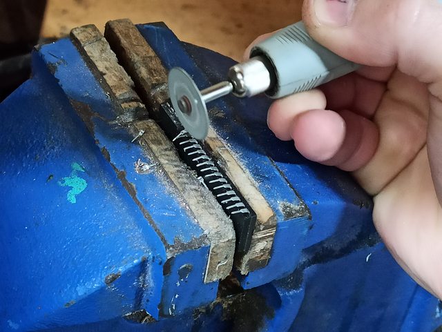 Cut Leads.jpg