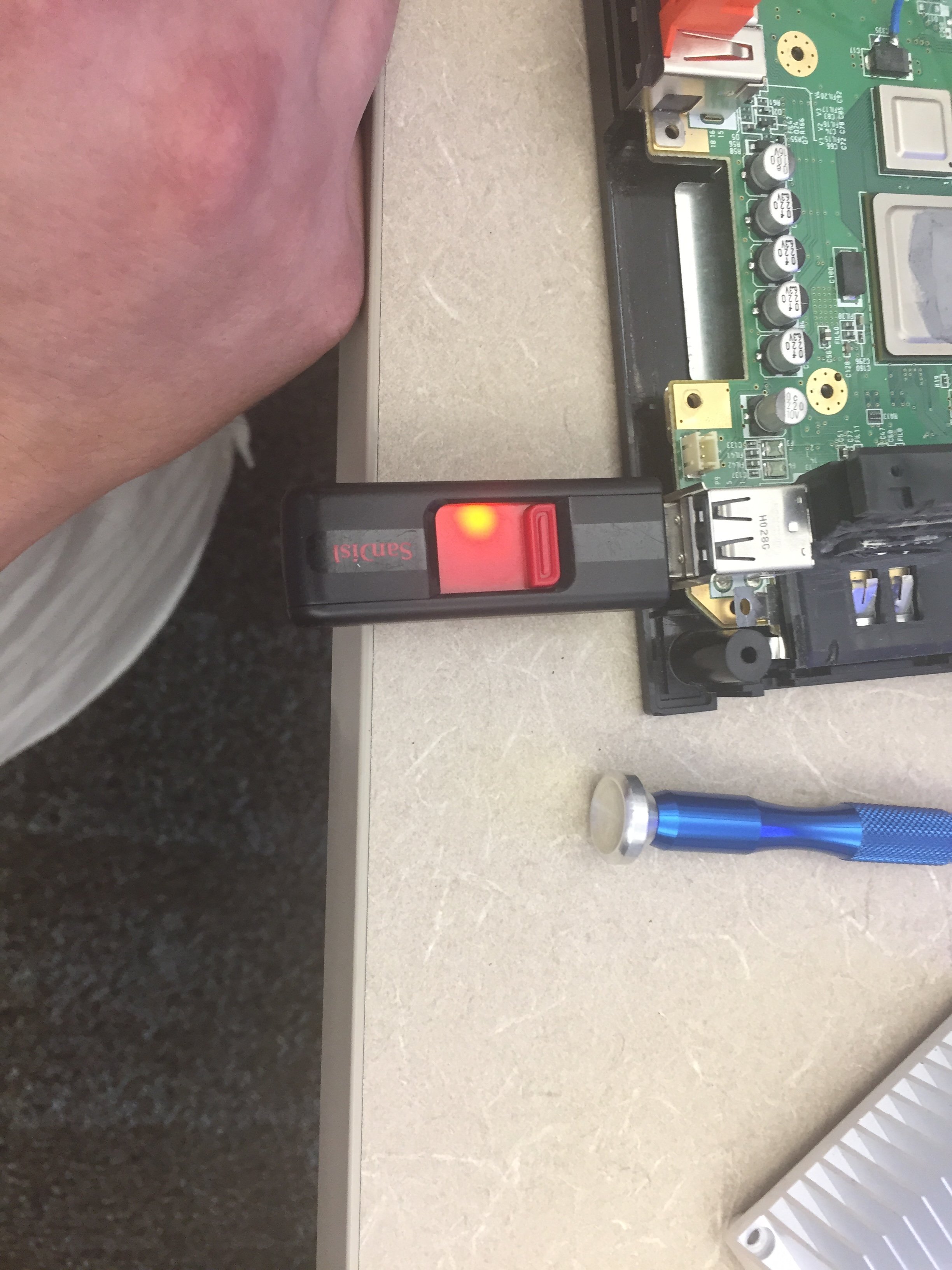 USB light on.jpg